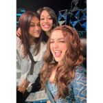 Monali Thakur Instagram - 🤌🏼🥰🌸🧚🏻‍♀️… . . #monali #monalithakur #india #shootdiaries #indian #avatar #hairmakeup #team #ladies @reenaduttahairstylist @monalidey_