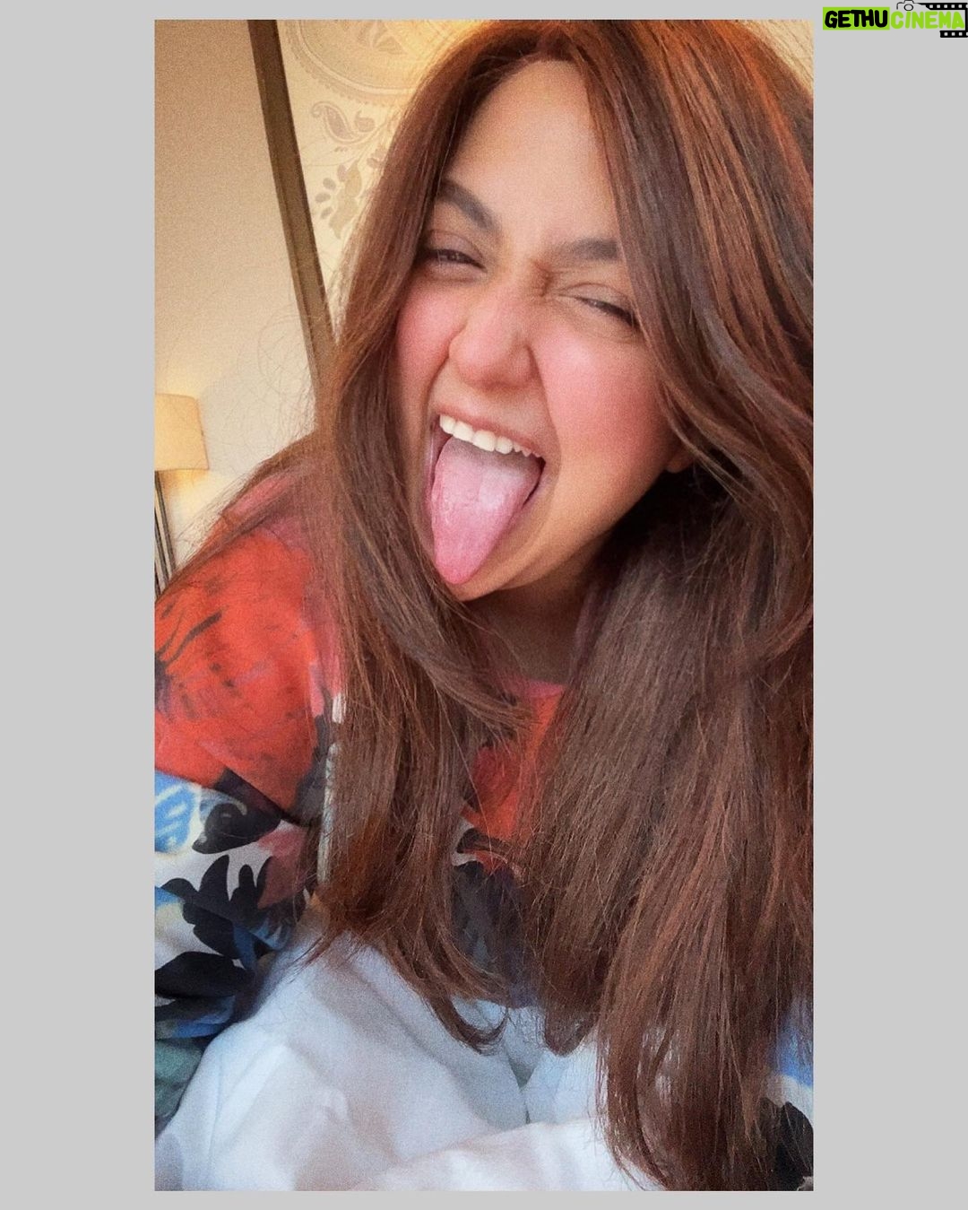 Monali Thakur Instagram - Sunday #workday … but still bored 😛😋.. . . #monali #monalithakur #nomakeup #workday #preworkout #nap #diverse #blessed #life #hello #everyone #readyformonday ?