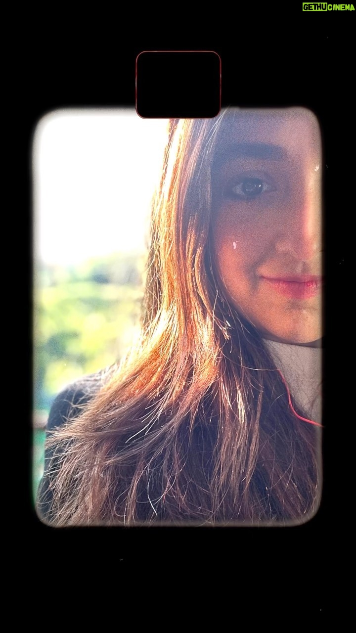 Monali Thakur Instagram - A very happy day it was yesterday.. needed it.. deserved it.. earned it..πΈπ€π§π»ββοΈβ¦ . . #monali #monalithakur #goodday #beautiful #village #dayoff #in #giverny #love