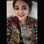 Monali Thakur Instagram - Cya all! 🥰🌸🧚🏻‍♀️.. . . #monali #monalithakur #monalilive #gig #indiadiaries #sequins #glam 🧡