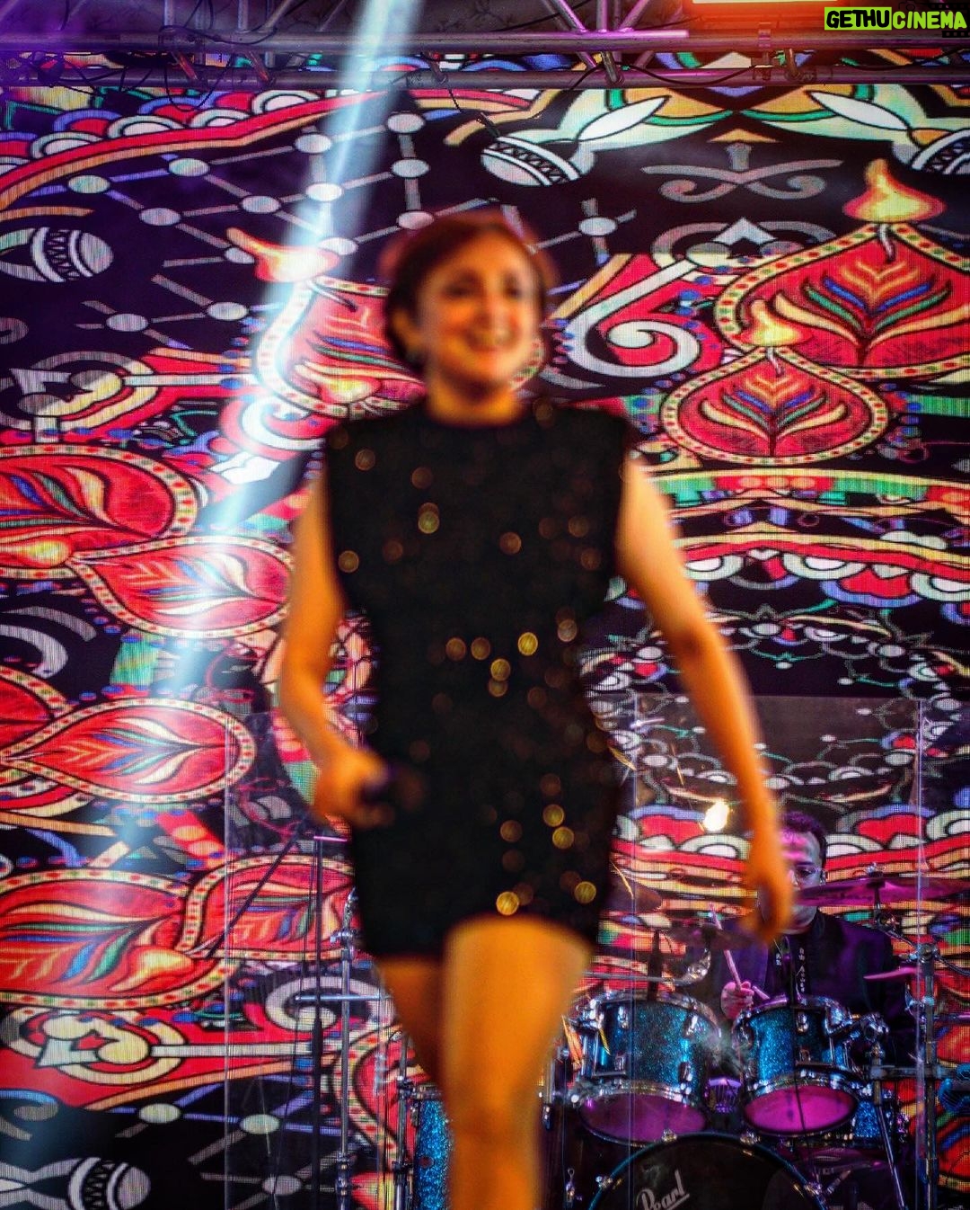 Monali Thakur Instagram - 🩶… . . #monali #monalithakur #monalilive #2024 #musicheals #soulcleansing #music #power