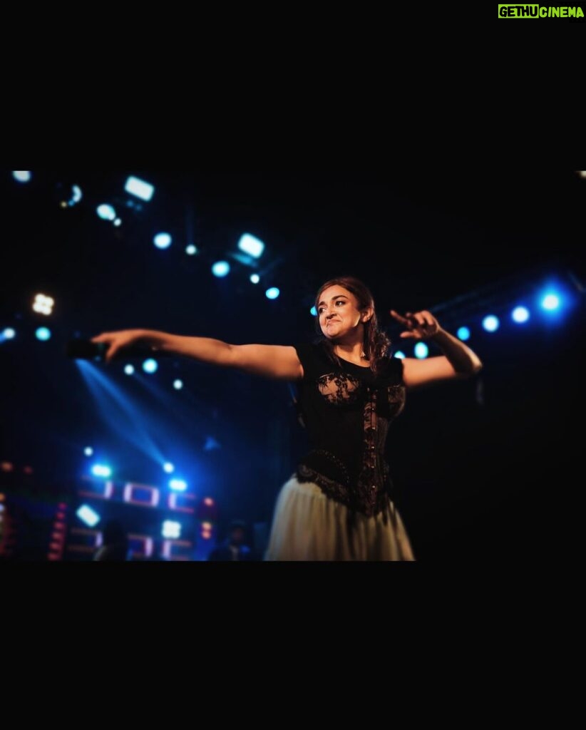 Monali Thakur Instagram - The paradox is in the midst of hundreds of thousands of you on stage is where I feel at ease the most and not conscious about what anyone’s gonna think of me if I do something.. crazy as it may sound! I feel free from all the human mind games.. I feel safe and my real self.. it might not make sense to many.. but it makes the most sense to me..🤍.. . . #monali #monalithakur #performingarts #music #entertainment #nirvana #happiness #grateful
