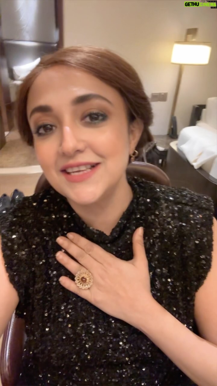 Monali Thakur Instagram - Happy New Year ππππ₯³π₯°πΈπ§π»ββοΈπ©·β¦ . . #monali #monalithakur #2024 #excited #lookingforward #happynewyear
