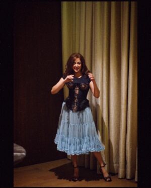 Monali Thakur Instagram - 🩷..
.
.
#monali #monalithakur #indiadiaries #bliss #photos #candid #pre #gig #corset #days