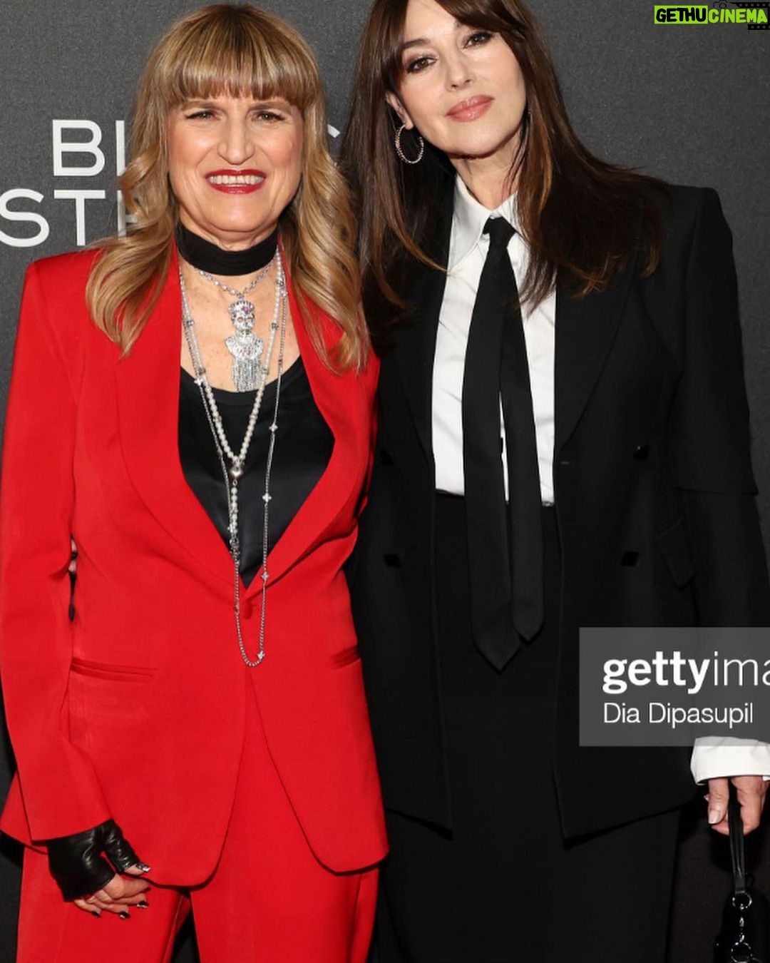 Monica Bellucci Instagram - ❤️Last Night in New York at the Premiere of Mafia Mamma Movie with @toni_collette_official and the Director @catherinehardwicke @bleeckerstfilms Dressed @maisonvalentino Earrings @cartier Stylist @pablo_patane Hair @vpignataro Mua @letiziacarnevale #monicabellucci #tonicollette #catherinehardwicke #mafiamma#movie#premiere#newyork#mafiammamovie#valentino#jewelry#cartier#clashdecartier