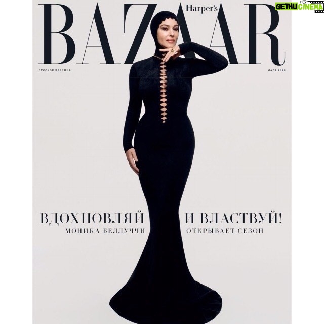 Monica Bellucci Instagram - ❤️New Cover Story @harpersbazaar_ru By @stephanlisowski Styled by @katetabakova Jewelry @cartier Dress @maisonalaia @pieter_mulier Mua @letiziacarnevale Hair @johnnollet Image Agent @karinmodels_official #monicabellucci#new#coverstory#harpersbazaar#russia#моникаьеллуи#jewelry#cartier#alaia #imageagent#karinmodels#blackdress