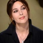Monica Bellucci Instagram - ❤️Enjoy all your week-end 🌹 Necklace @cartier #monicabellucci#closeup#portait#tv#capture#necklace#cartier#cartierdiamonds#моникабеллуччи