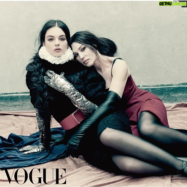 Monica Bellucci Instagram - ❤️THANK YOU for this beautiful moment full of emotion at @vogueitalia @roversi @efarneti @ferdinandoverderi @franragazzi For this Cover Story with my Deva 🌹@d.casseluxxi Styled by @ibkamara Outfits @dolcegabbana Image Agent @karinmodels_official Hair @johnnollet Mua @letiziacarnevale #monicabellucci#devacassel#vogueitalia#coverstory#photographer#paoloroversi#motheranddaughter#vogue#outfits#dolcegabbana#imageagent#karinmodels#моникабеллуччи#