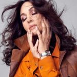 Monica Bellucci Instagram - ❤️Enjoy your week-end. Photo @thiemosander for @cartier Stylist @barbarabaumel Hair @johnnollet Mua @letiziacarnevale Image Agent @karinmodels_official #monicabellucci#photographer#thiemosander#cartier#cartierwatch#imageagent#karinmodels#моникабеллуччи