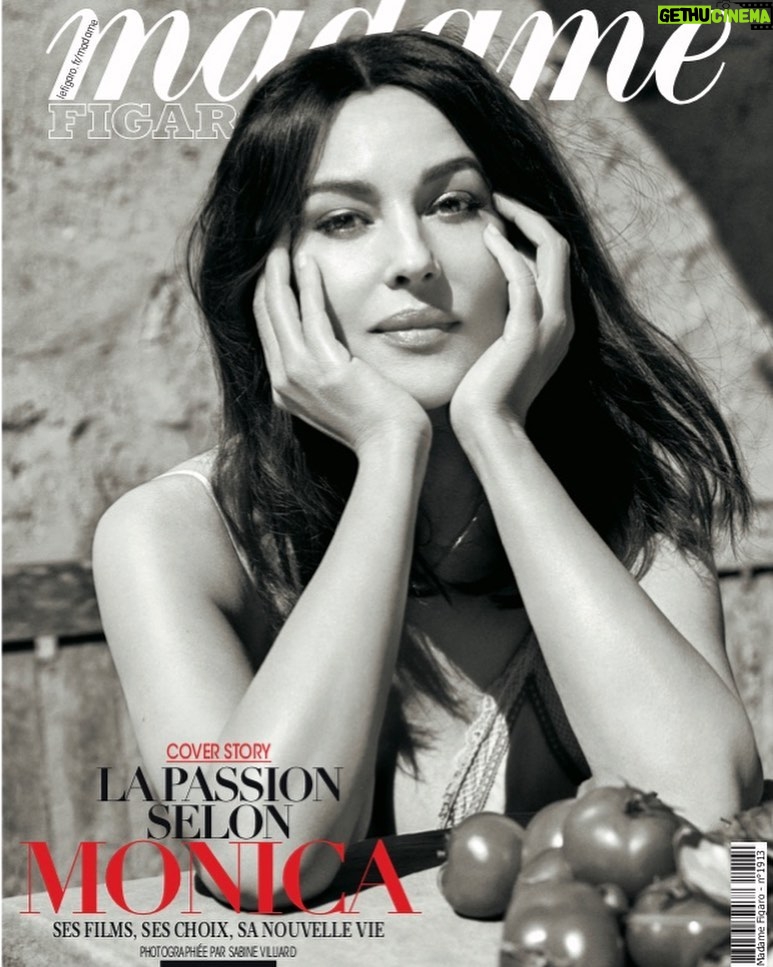 Monica Bellucci Instagram - ❤️New Cover-story that will be out this coming Friday @madamefigarofr by @sabinevilliard Thank You @anneflorenceschmitt @richardgianorio @delphine.perroy.mad Interview @mariondupuismad Production Juliette Durand. Styled by @barbarabaumel Hair @johnnollet Mua @letiziacarnevale Image Agent @karinmodels_official Jewelry @cartier Blouse @koche #monicabellucci#new#coverstory#madamefigaro#magazine#photooftheday#sabinevilliard#bnw#jewelry#cartier#blouse#koche#imageagent#karinmodels#моникабеллуччи