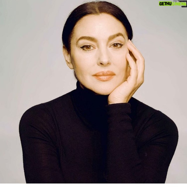 Monica Bellucci Instagram - ❤️Tonight, at the theater @bouffesparisiens for «Lettres et Mémoires de Maria Callas » Director and Photography @tomvolf 🌹 #monicabellucci#theather#bouffesparisiend#paris#lettresetmemoires#mariacallas#director#photography #tomvolf#моникабелуччи