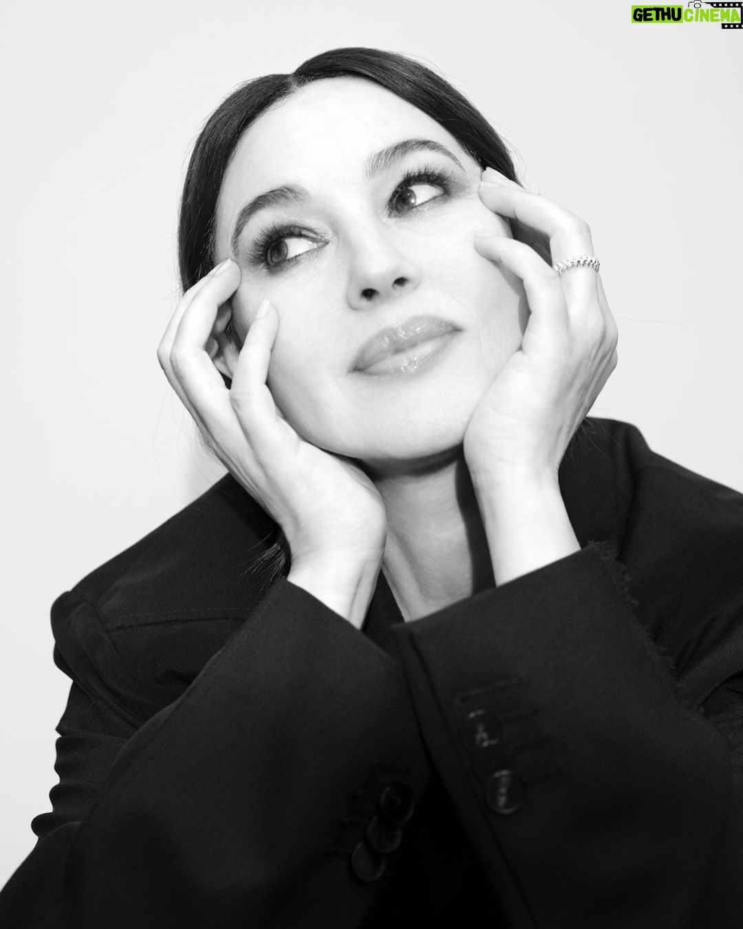 Monica Bellucci Instagram - ❤️New Cover Story @icon.magazin by @driuandtiago @dantstudio_ Jewellery @cartier Editor in chief @inga_griese Production @handk_officiel Mua @letiziacarnevale Hair Stylist @johnnollet for @caritaparis assisted by @pierricksellenet #monicabellucci#iconmagazine#germany#coverstory#driuandtiago