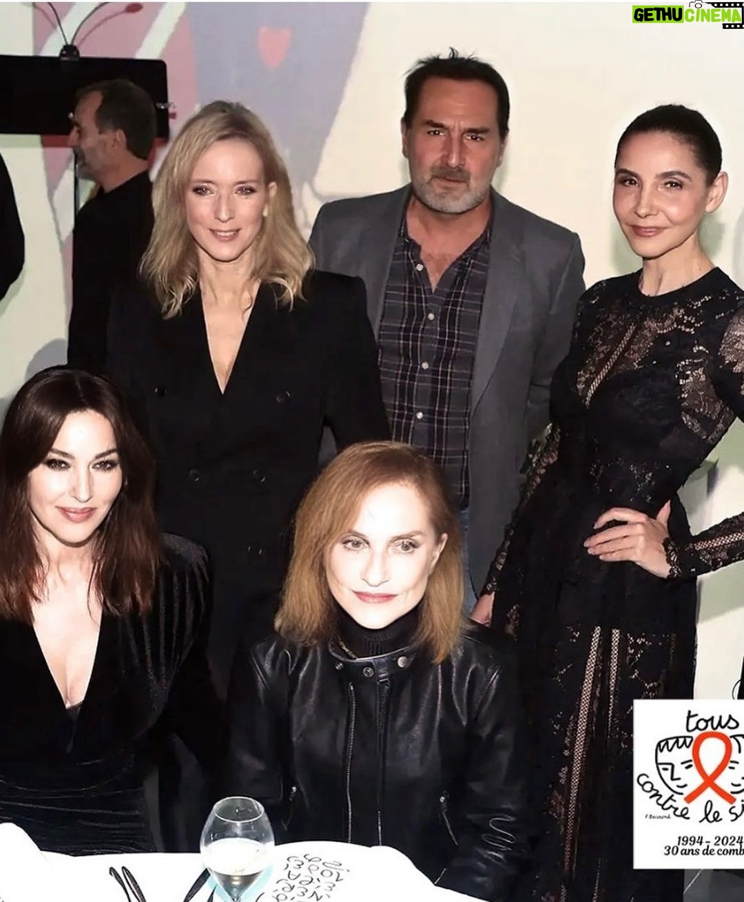 Monica Bellucci Instagram - ❤️At the Dîner de la Mode @sidaction with @isabelle.huppert @courauclotilde @leadrucker @autopromodegilleslellouche @johnnollet @richardgianorio @madamefigarofr @anneflorenceschmitt 🌹 Dressed @alexandrevauthier Jewellery @cartier Hair @johnnollet Mua @letiziacarnevale Image Agent @karinmodels_official #monicabellucci#madamefigaro#sidaction#isabellehuppert#clothildecoureau#gilleslellouche#leadrucker#johnnollet#richardgianorio#imageagent#karinmodels#jewelry#cartier