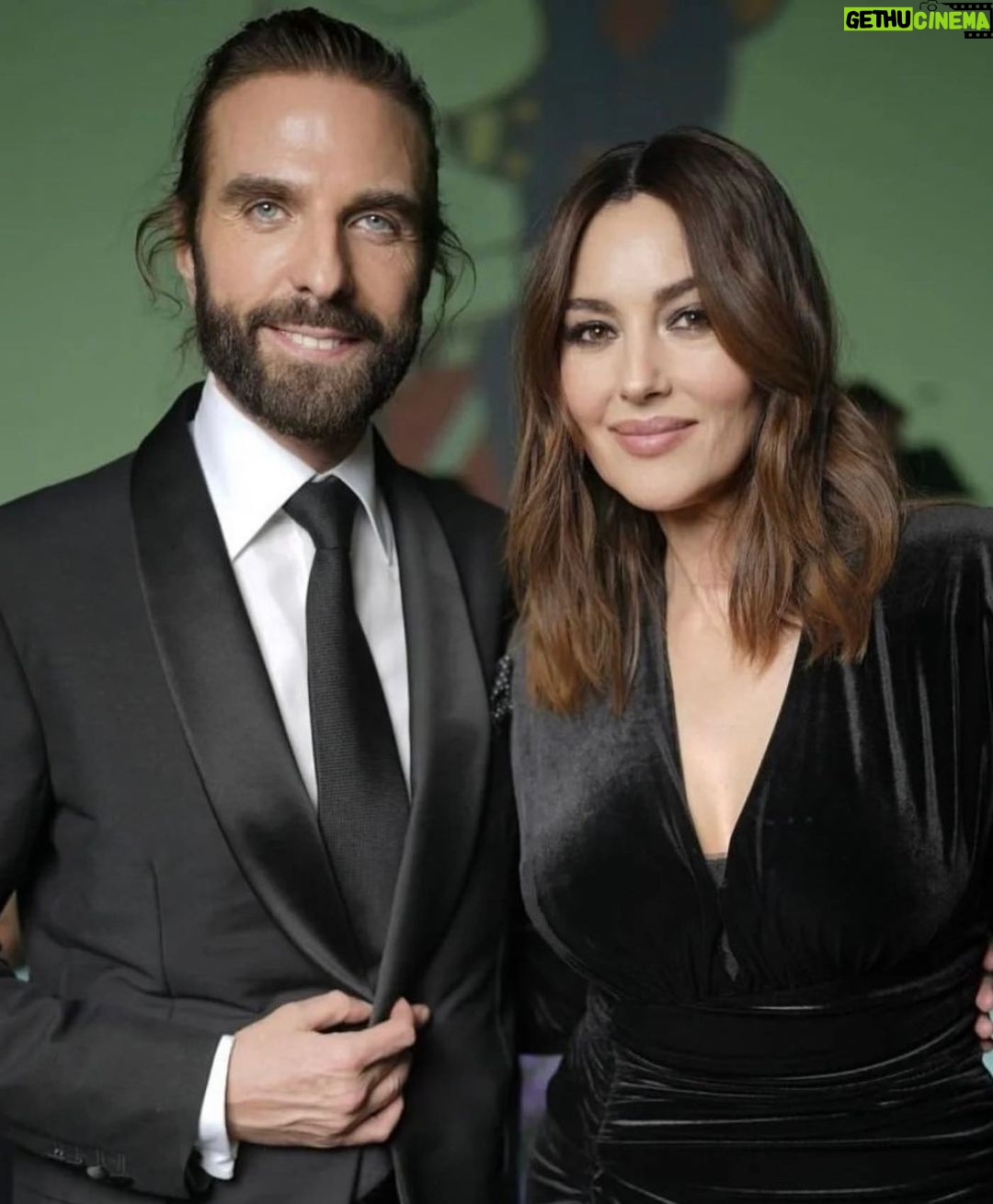 Monica Bellucci Instagram - ❤️At the Dîner de la Mode @sidaction with @isabelle.huppert @courauclotilde @leadrucker @autopromodegilleslellouche @johnnollet @richardgianorio @madamefigarofr @anneflorenceschmitt 🌹 Dressed @alexandrevauthier Jewellery @cartier Hair @johnnollet Mua @letiziacarnevale Image Agent @karinmodels_official #monicabellucci#madamefigaro#sidaction#isabellehuppert#clothildecoureau#gilleslellouche#leadrucker#johnnollet#richardgianorio#imageagent#karinmodels#jewelry#cartier