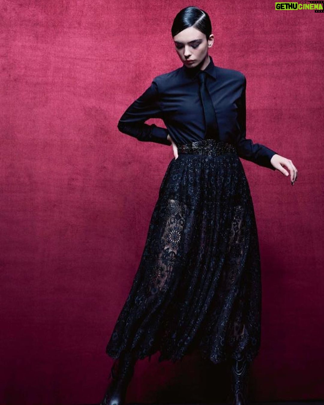 Monica Bellucci Instagram - ❤️DEVA @devacassel for @numeromagazine @babethdjian By @pahuedefontenay Styled @rebeccableynie Dressed @dior Mua @letiziacarnevale Set design @aymericarnould Image Agent @karinmodels_official #devacassel#numeromagazine#novemberissue#dior