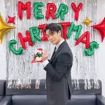 Moon Bin Instagram - 🍓🍫🎂 😚 🇫🇷🥖❤️ #광고 #파리바게뜨 #블레싱레드베리 #펭수산타