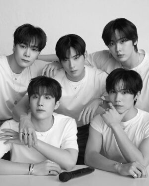 Moon Bin Instagram - 우리를 표현할 수 있는 가장 특별한 방법
ASTRO
#광고
#StoriesofLiens 
#Chaumet