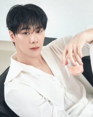 Moon Bin Instagram - clinique