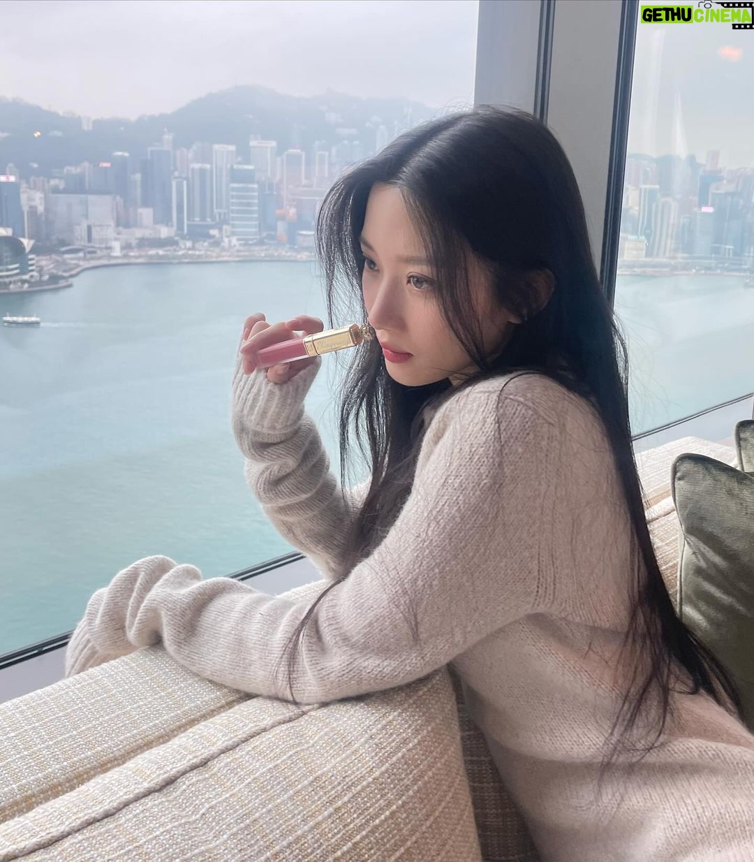 Moon Ga-young Instagram - #dgbeauty #dgdevotion ✨
