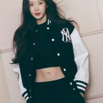 Moon Ga-young Instagram - 🫶🏻#mlb패딩 ##mlbcrew #mlbkorea