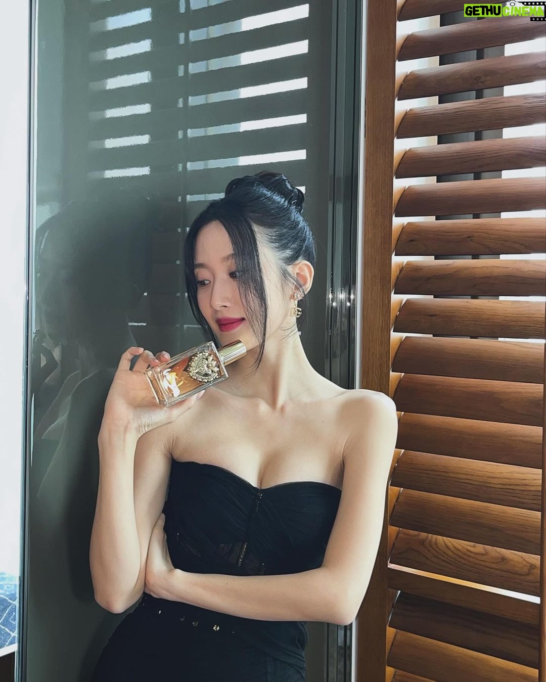 Moon Ga-young Instagram - #dgbeauty #dgdevotion