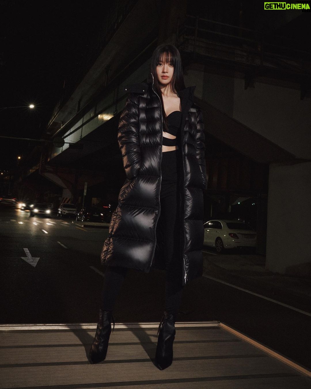 Moon Ga-young Instagram - 🌃#BurberryOuterwear #Burberry