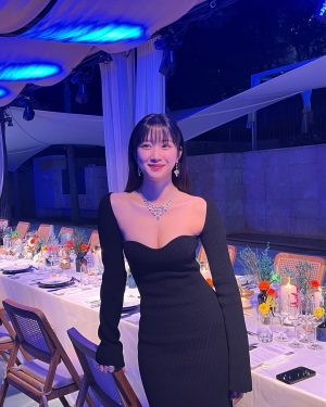 Mun Ka-young Instagram - with @chaumetofficial 🥂