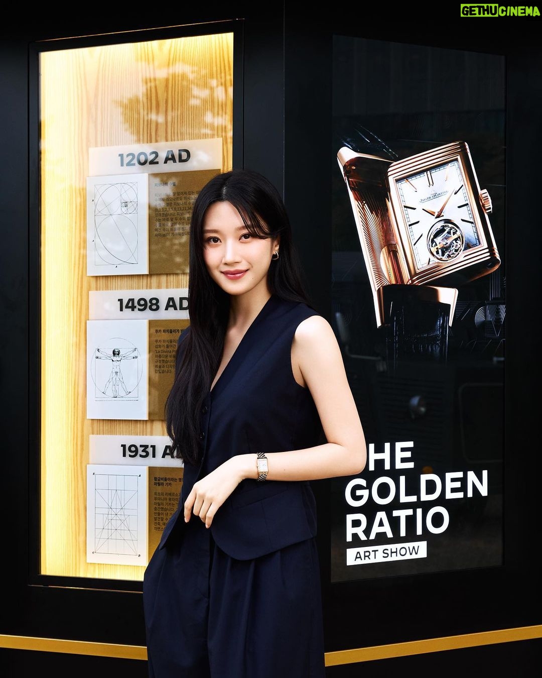 Moon Ga-young Instagram - #JaegerLeCoultre #thegoldenratio ✨