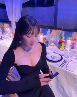 Mun Ka-young Instagram - with @chaumetofficial 🥂