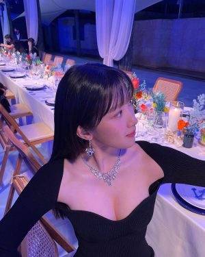 Mun Ka-young Instagram - with @chaumetofficial 🥂