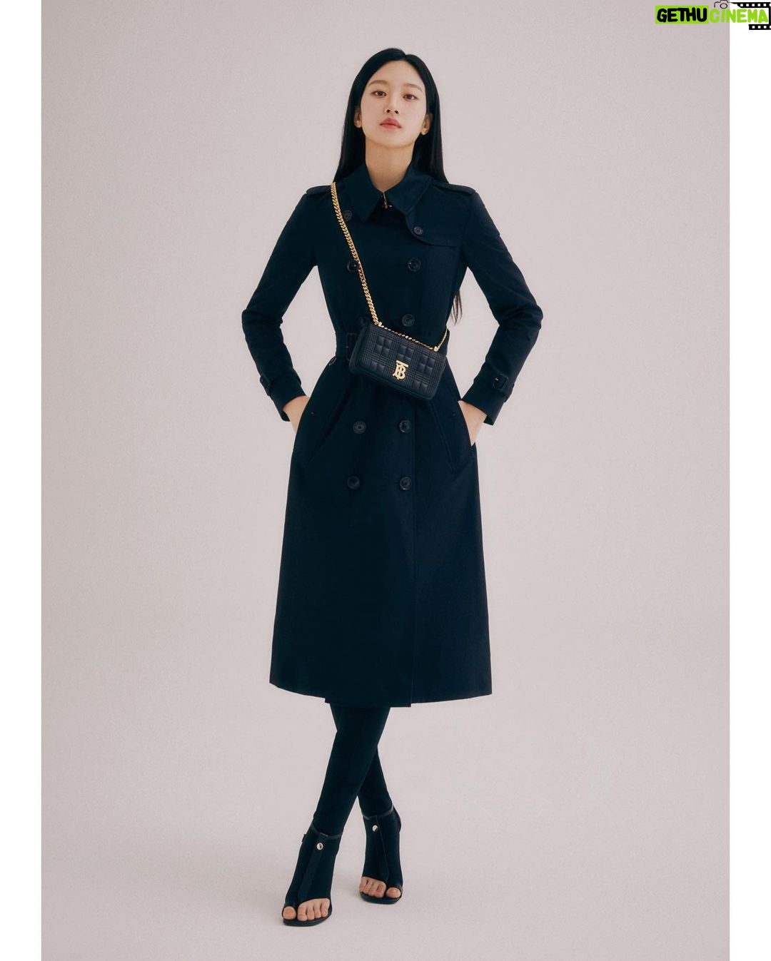 Moon Ga-young Instagram - #burberry #burberrytrench #burberryrainwear #AD