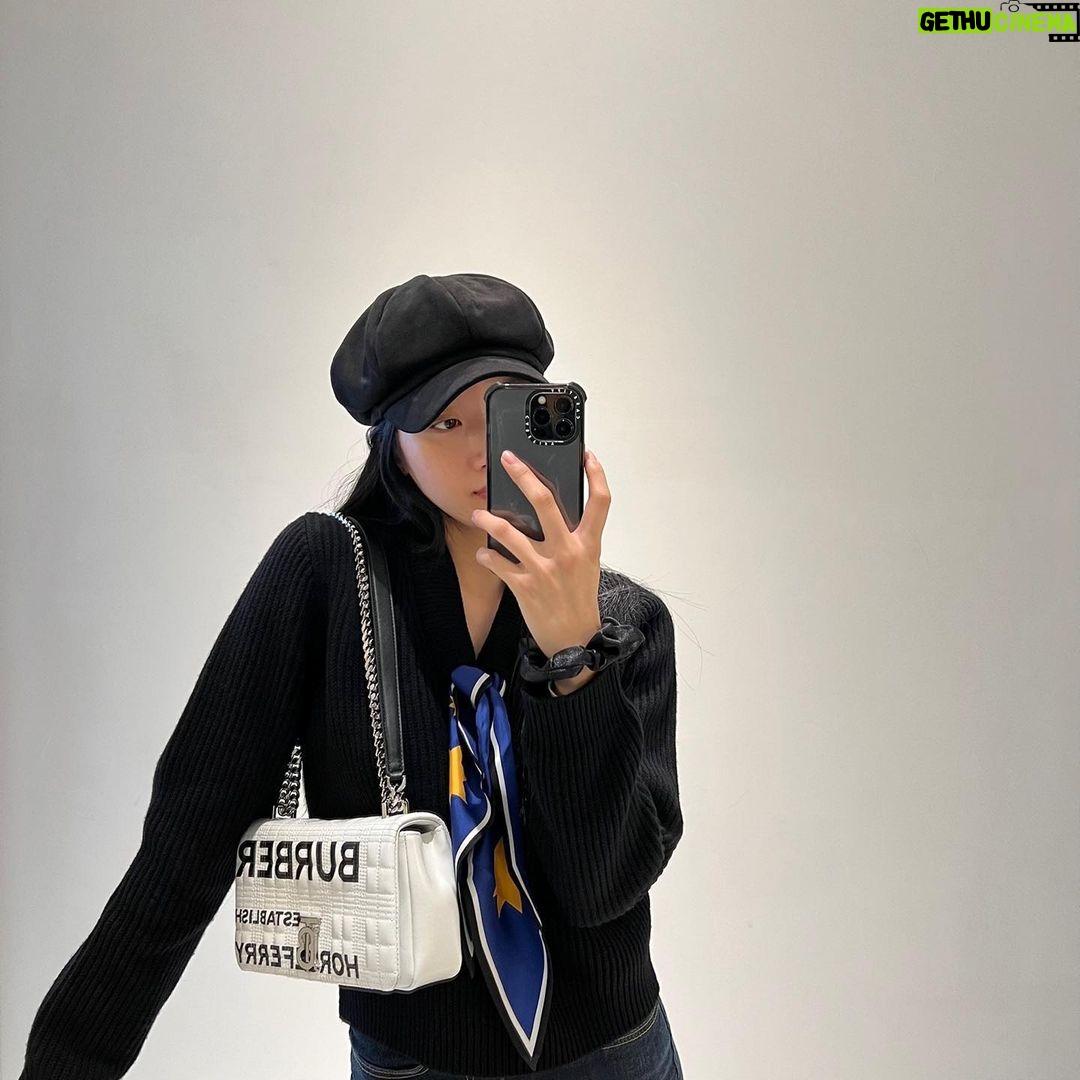 Moon Ga-young Instagram - ✈️ #BurberryJeju #BurberryOuterwear #Burberry