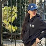 Moon Ga-young Instagram - ⚾ #MLBKOREA #MLBCREW #MLB모자 #문가영모자