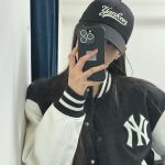 Moon Ga-young Instagram - 올해도 MLB와 🖤 #mlbkorea #mlbcrew #mlb바시티자켓 #mlb모자