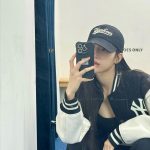 Moon Ga-young Instagram - 올해도 MLB와 🖤 #mlbkorea #mlbcrew #mlb바시티자켓 #mlb모자