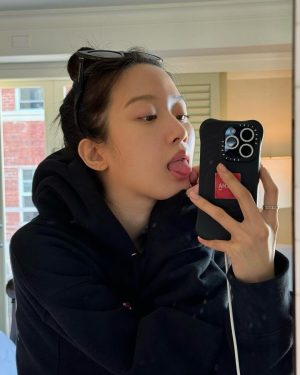 Mun Ka-young Instagram - DEZEMBER