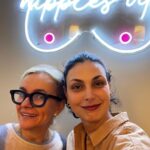 Morena Baccarin Instagram - Starting the New Year off right. Tits up. Though you and I have different meaning of this phrase.
