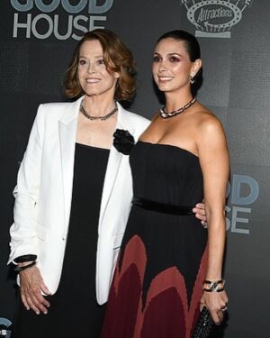 Morena Baccarin Instagram - The Good House premiere. In theaters tomorrow!