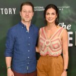 Morena Baccarin Instagram - This movie is a MUST see. Such a beautiful film and sad truth of the deforestation of the Amazon which is quickly displacing indigenous people and accelerating the climate crisis. 💔
