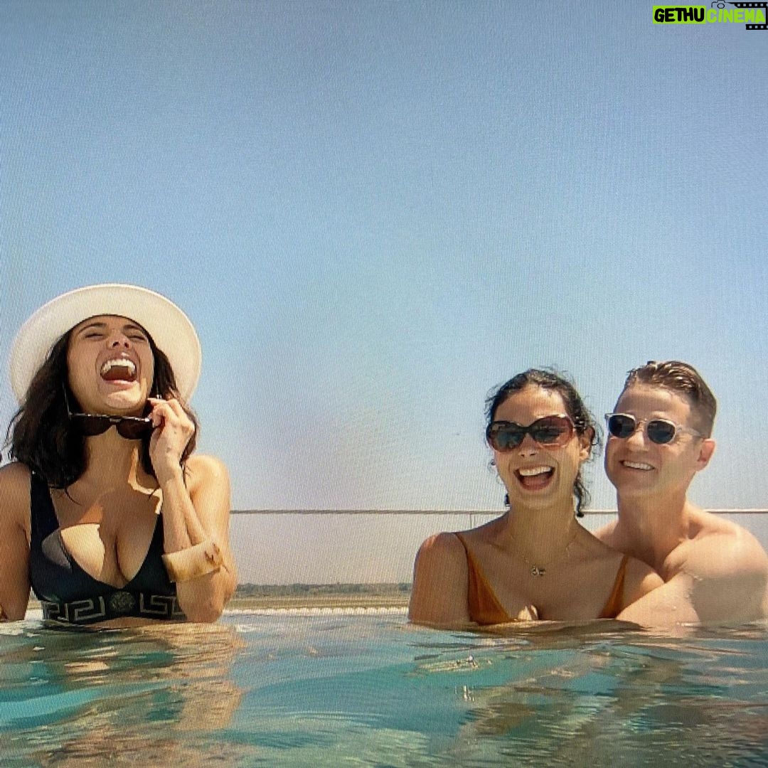 Morena Baccarin Instagram - To tell, or not to tell, what we were laughing about…