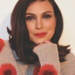 Morena Baccarin Instagram - "Wellness for me is making an effort for ‘me time’—even if that’s five minutes.” - @morenabaccarin At the link in bio, we spoke to Morena all about her new baby, new @NBC series (she currently stars in #TheEndgame), new movie and her new line of facial oils she’s developing. This article first appeared in the Spring 2022 issue of NewBeauty. Tap the #linkinbio to read more!⁠ ⁠ Photographer: @brendanwixtedphoto⁠ Written by:⁠ @liz.ritter⁠ Stylist: @cristinaehrlich⁠ Hair: @peterbutlerhair⁠ Makeup: @itsmatin⁠ Sweater: @jonathancohenstudio⁠ Earrings: @jenniferfisherjewelry⁠ Ring: @whitespacejewelry⁠