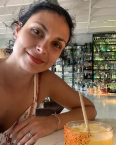 Morena Baccarin Instagram - A girl with frizzy hair walks into a bar….