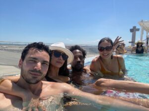 Morena Baccarin Instagram - Family fun 🤩