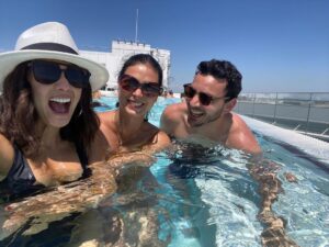 Morena Baccarin Instagram - Family fun 🤩