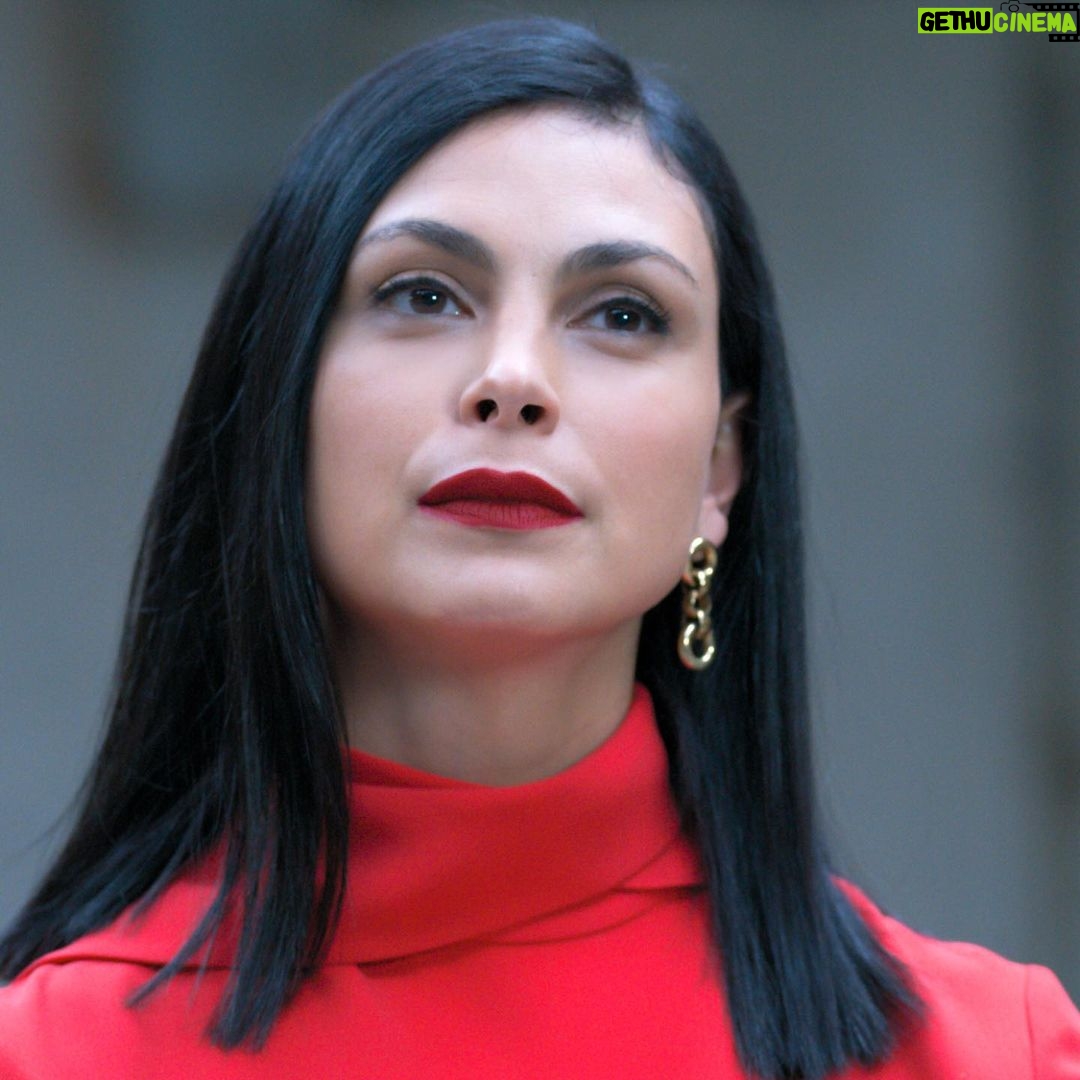 Morena Baccarin Instagram - If looks could kill, we’d be done for. 🔥😍 Which is your favorite Elena look from this season? #TheEndgame