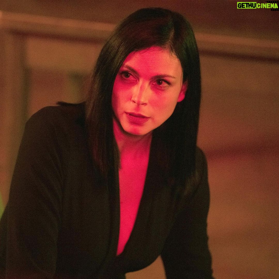 Morena Baccarin Instagram - If looks could kill, we’d be done for. 🔥😍 Which is your favorite Elena look from this season? #TheEndgame