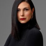 Morena Baccarin Instagram - See you tonight, 10pm @nbc 🖤, Elena #theendgame