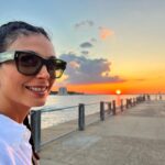 Morena Baccarin Instagram - Last days of summer. 📸 @mrbenmckenzie