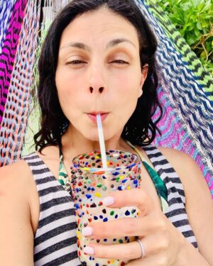 Morena Baccarin Instagram - Well I’m ready for 2022! Have a safe and healthy New Year everyone! 🥳