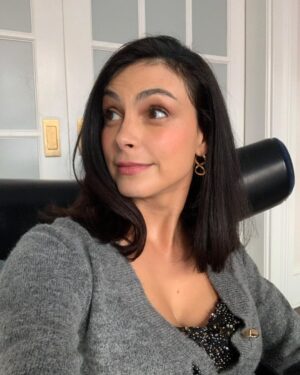 Morena Baccarin Instagram - Did you say lunch? 👉